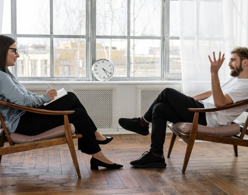 pexels-cottonbro-4101143 pexels-cottonbro-4101143